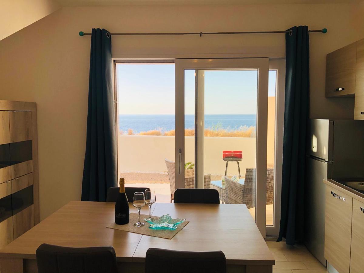Apartment Tramonto Sea-Front Valledoria  Ngoại thất bức ảnh