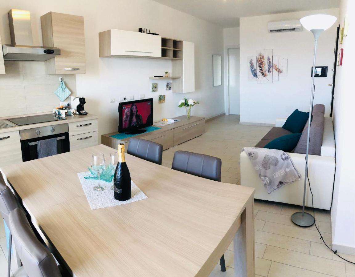 Apartment Tramonto Sea-Front Valledoria  Ngoại thất bức ảnh