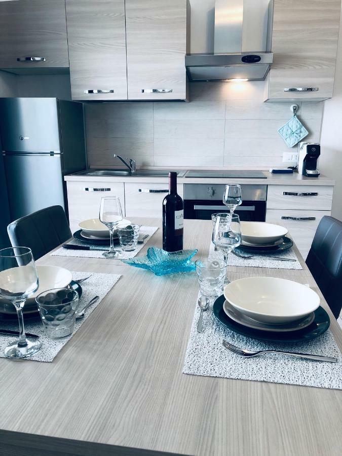 Apartment Tramonto Sea-Front Valledoria  Ngoại thất bức ảnh