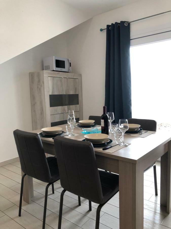 Apartment Tramonto Sea-Front Valledoria  Ngoại thất bức ảnh