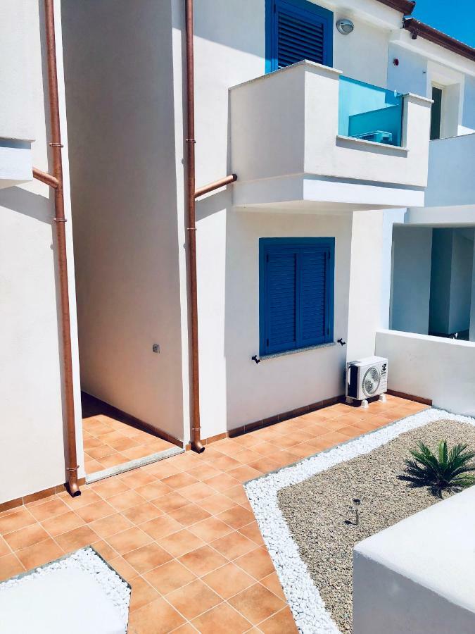 Apartment Tramonto Sea-Front Valledoria  Ngoại thất bức ảnh