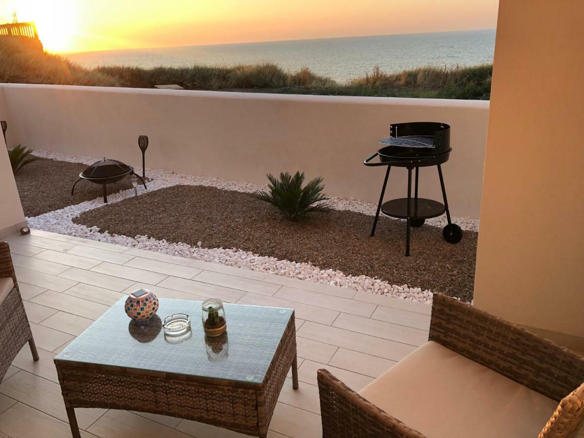 Apartment Tramonto Sea-Front Valledoria  Ngoại thất bức ảnh